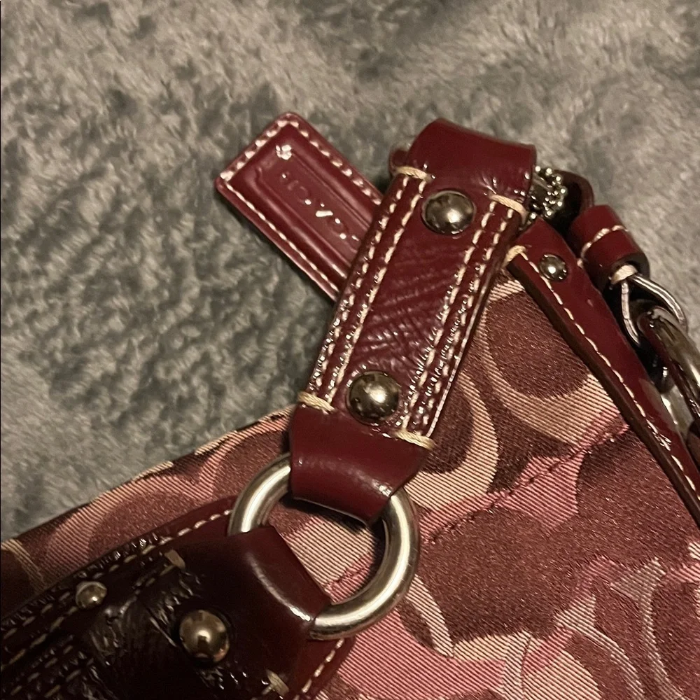 Coach Signature Shoulder Bag in mauve and Brown - Picture 5 of 5